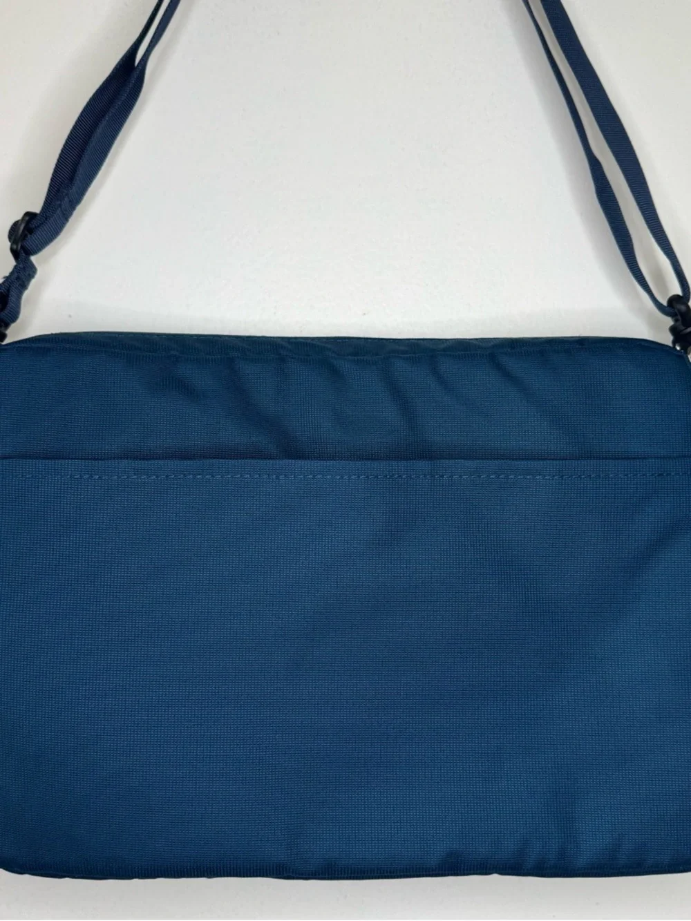 STM Blazer Padded Laptop Electronics Case Bag Storm Blue 9 X 13 EUC Messenger